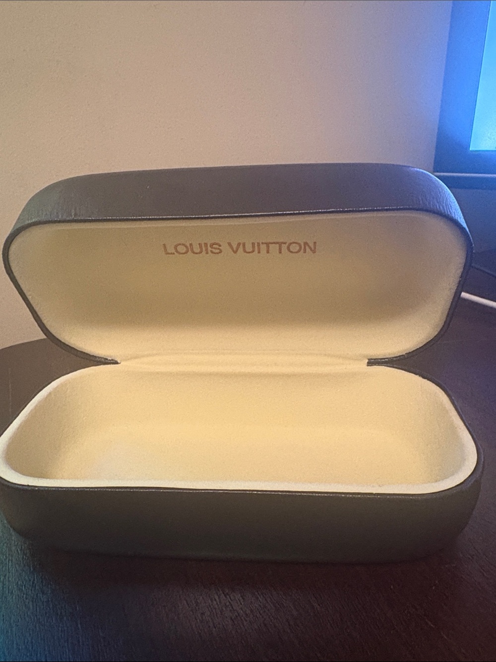 Louis Vuitton Brown LEATHER Hard clamshell Sunglasses Case with Cream Interior